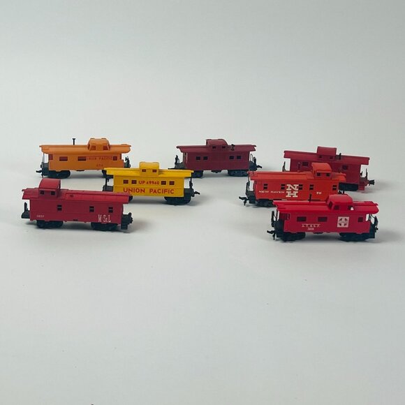 Vintage HO Scale 7 Caboose Train Cars Union Pacific, Pennsylvania & More - Picture 7 of 7